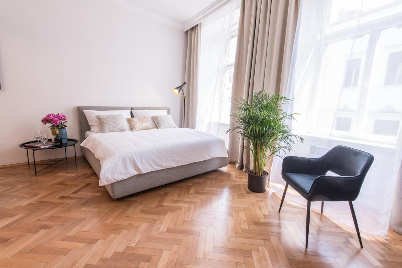 New Design Apt - Central Location Wenceslas Square Praga Exterior foto